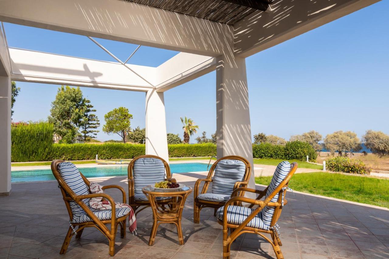 The "Perfect Beach House" Villa Lakhania Bagian luar foto