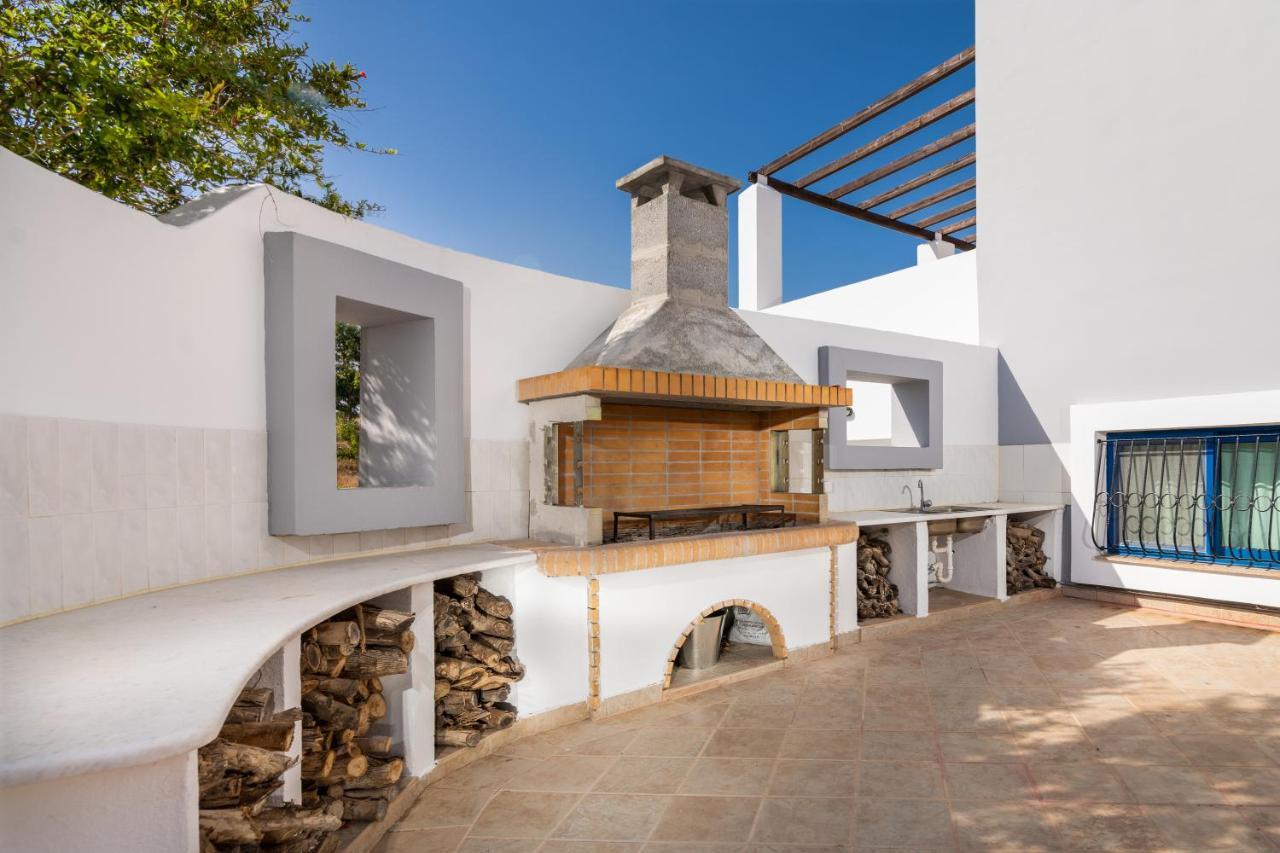 The "Perfect Beach House" Villa Lakhania Bagian luar foto